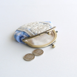 インド刺繍リボンのぽってりかわいい小さいがま口ポーチ　チェック 8枚目の画像