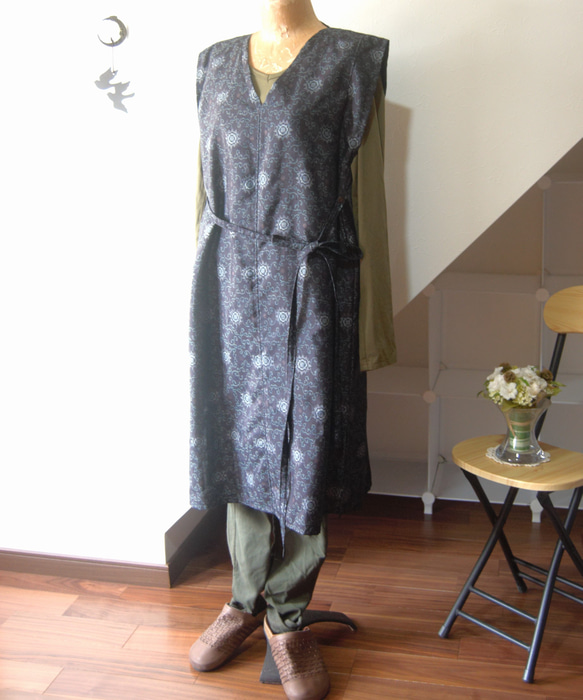 藍大島　花唐草のロングチュニック　着物リメイク 10枚目の画像