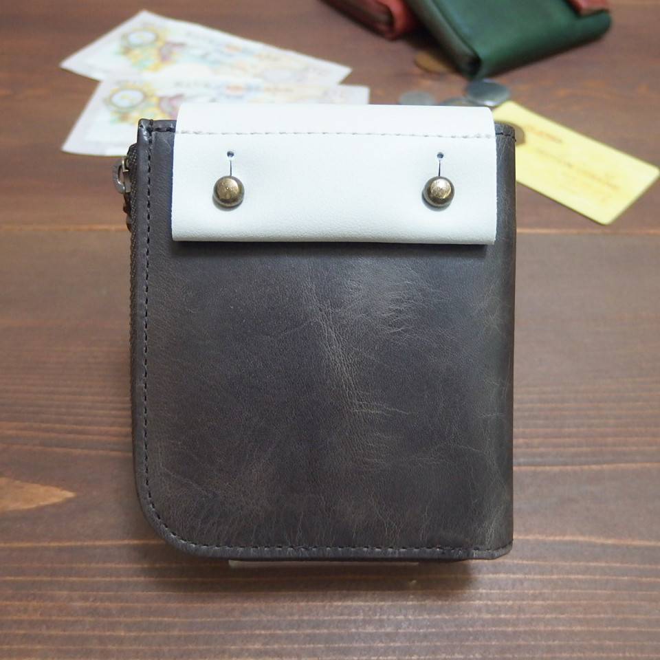 c２　オイルレザー　2折れフラップ＆ファスナー財布　グレー　レディース　メンズ　ギボシ　ナチュラルな風合い　日本製