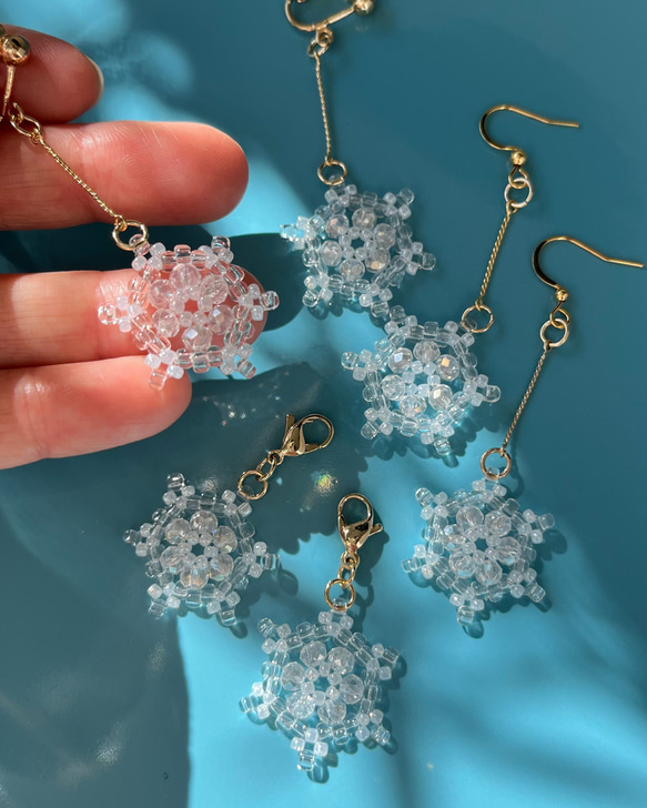 ハンドメイド 星と雪の結晶 ピアス