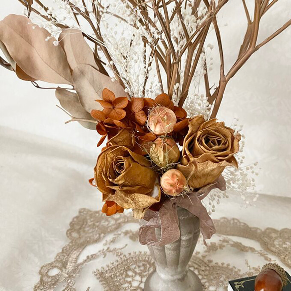 バラと枝のアレンジセット（コースター付き） 2枚目の画像