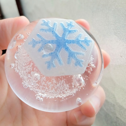 冬をお部屋に。雪の結晶のペーパーウェイト 3枚目の画像