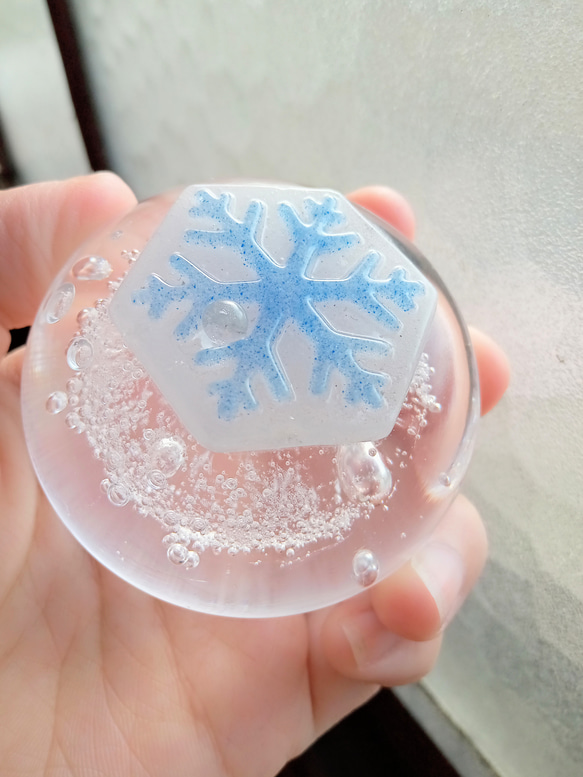 冬をお部屋に。雪の結晶のペーパーウェイト 3枚目の画像