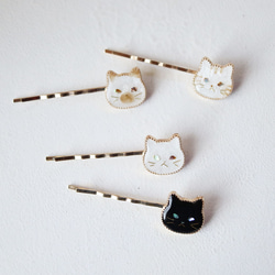 ウルウルおめめの猫ヘアピン 　螺鈿風・茶トラさん・トラ猫・パールホワイト 6枚目の画像