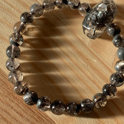 迫力ある大珠　ダイヤ元素 グラファイト水晶とヒマラヤ産 ブラックエレスチャル水晶のブレスレット 4枚目の画像