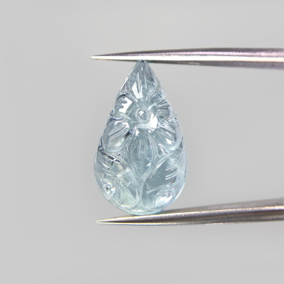 ◆ アクアマリン 6.7ct カービング ルース ペアシェイプ 5枚目の画像