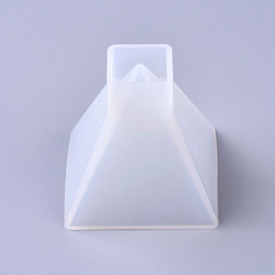 ビッグサイズ・5×5×5ｃｍ大きな四角錐シリコンモールド型 大きなピラミッド／トライアングル／C-228－D 3枚目の画像