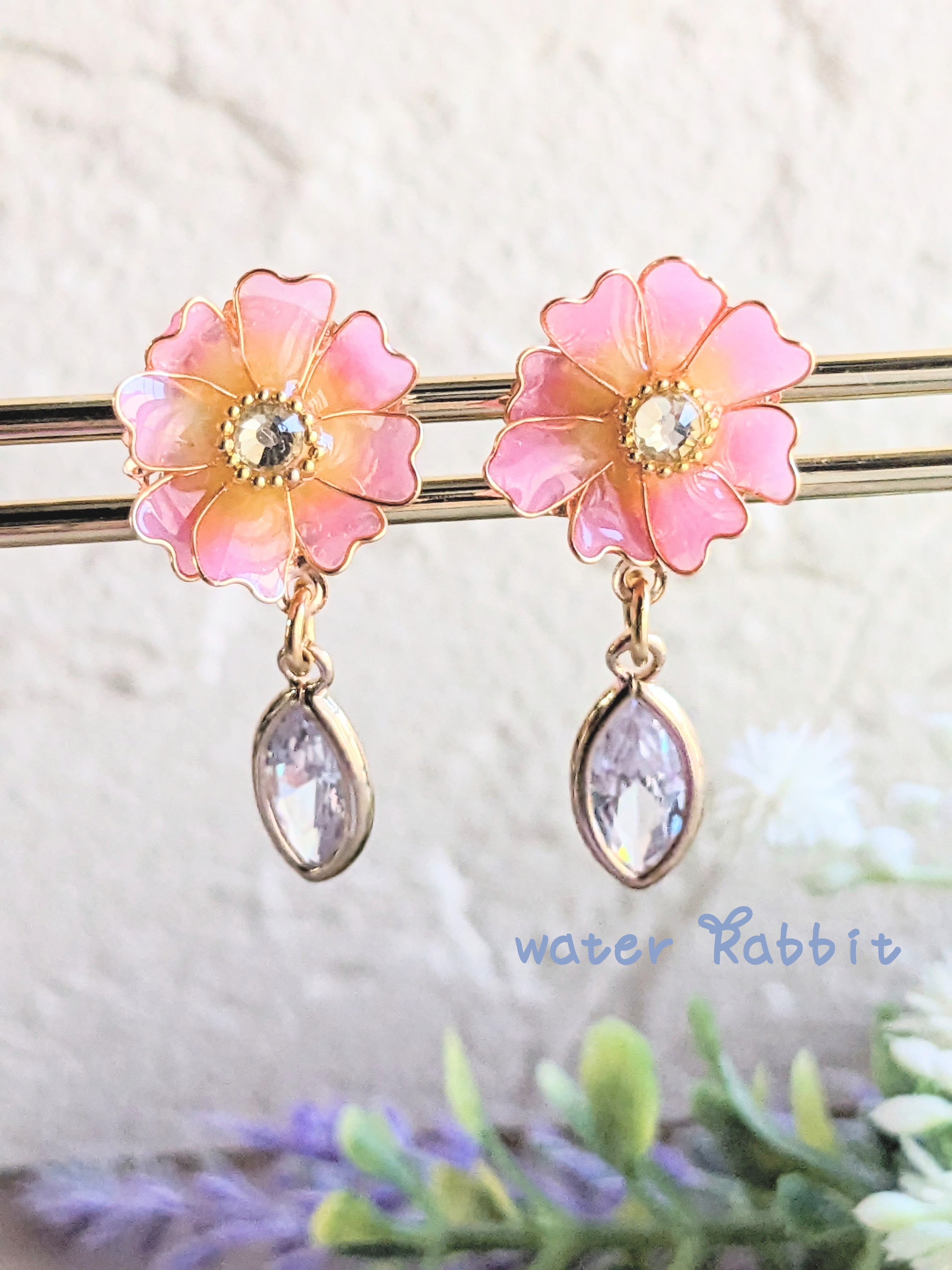 煌めくコスモス1輪のイヤリング/ピアス イヤリング