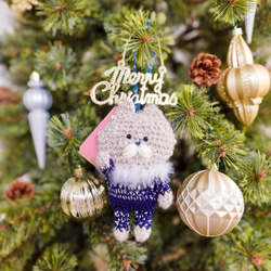 聖誕裝飾品貓amigurumi蓬鬆的藍色毛衣 第1張的照片