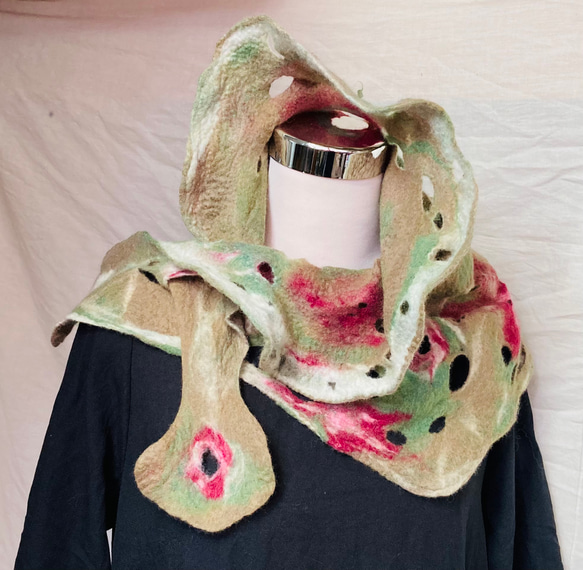 Mum羊毛氈手創作品-一件多穿款花花飾界/圍巾/衣飾 第10張的照片