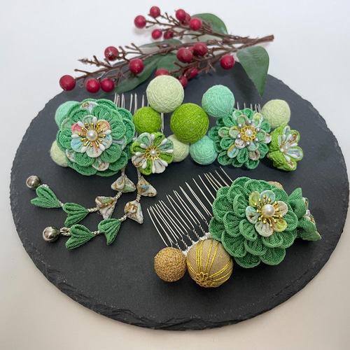 七五三 卒業式 親子セット 糸巻きお玉と花のつまみ細工髪飾り コーム