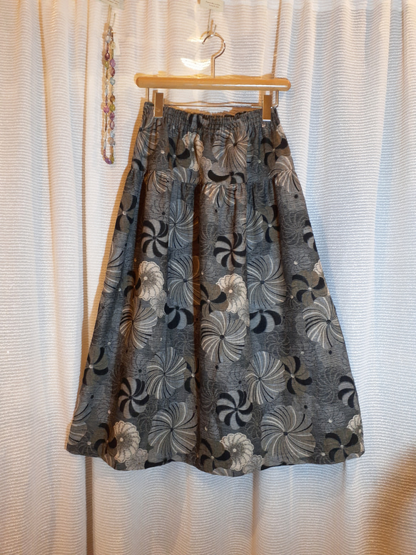 ジャガード織りのギャザースカート 1枚目の画像