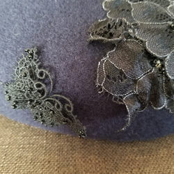 レースコラージュのベレー帽『ネイビー･バタフライ』冬の花 4枚目の画像