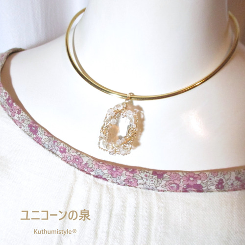 ヒマラヤ産水晶・エメラルドカットペンダント（ワイヤージュエリー  