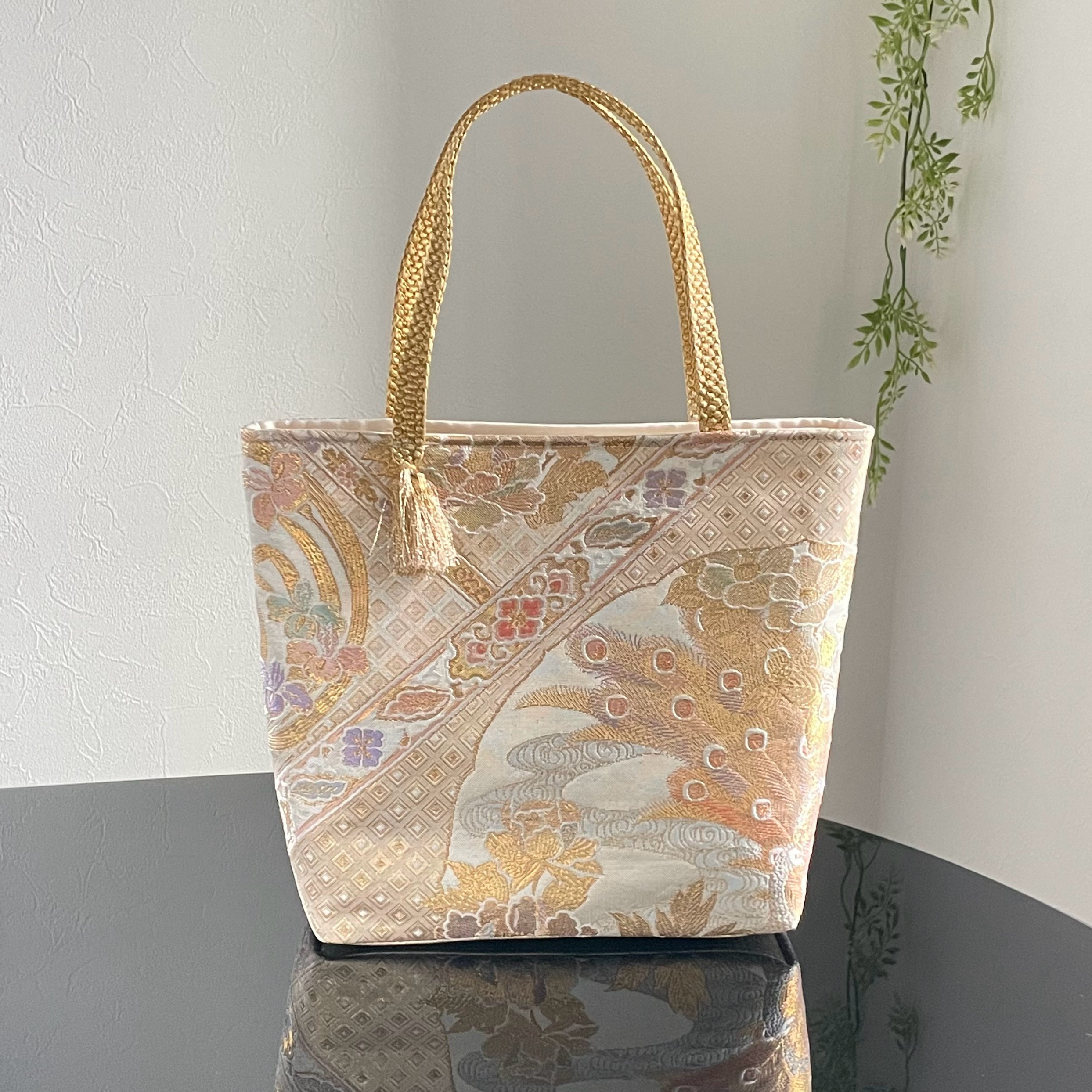 【帯リメイク】姫柄☆本金箔☆正絹☆トートバッグ オンラインハンドメイド・手芸 - 【帯リメイク】姫柄☆本金箔