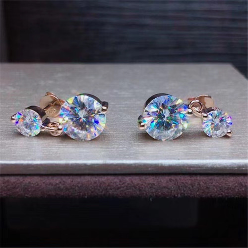 newデザイン】輝くモアサナイト ピアス K18YG ピアス