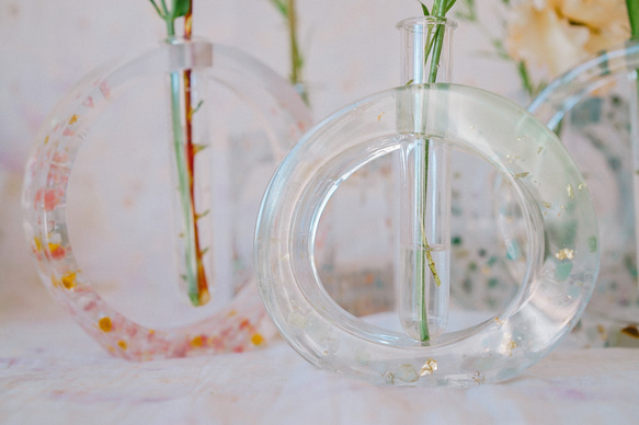 天然石の一輪挿し　チェリークォーツ  花器　フラワーベース  丸型花瓶　可愛い 6枚目の画像