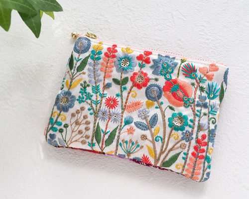 特集掲載】花咲くインド刺繍リボンとパッチワークのファブリックポーチ