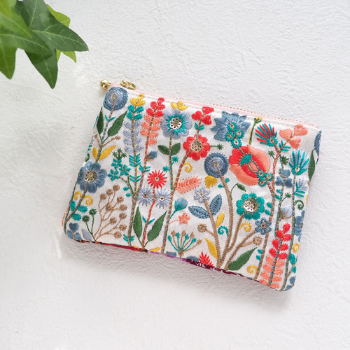 特集掲載】花咲くインド刺繍リボンとパッチワークのファブリックポーチ