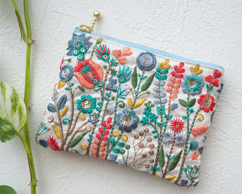 特集掲載】花咲くインド刺繍リボンとパッチワークのファブリック