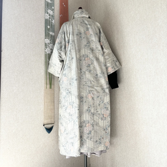 白大島紬で作ったコート　麗らか 4枚目の画像