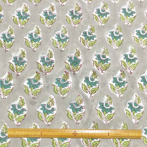 【50cm單位】灰綠藍小花印地安手工版畫布料棉質 第6張的照片