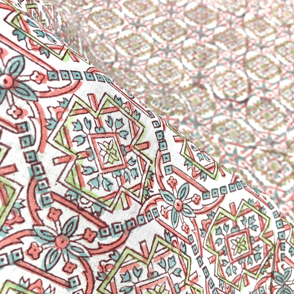 【50cm單位】白紅綠錦緞印度手工塊印花布料棉質 第5張的照片