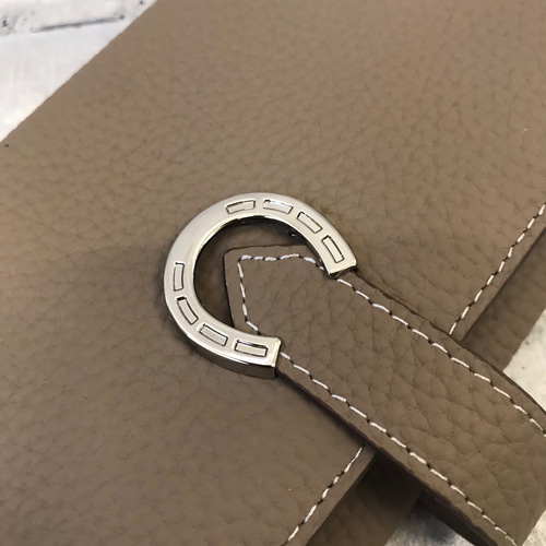 【馬蹄と馬のモチーフ☆】幸運をキャッチ♪HERMES折りたたみ財布 楽天市場】エルメス 馬 型（財布・ケース｜バッグ・小物