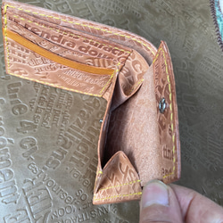 ヌメ革　型押し　手縫い二つ折り財布(コインケース右) 6枚目の画像