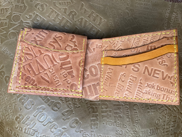 ヌメ革　型押し　二つ折り財布(コインケース左) 6枚目の画像