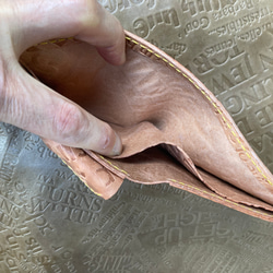 ヌメ革　型押し　二つ折り財布(コインケース左) 5枚目の画像