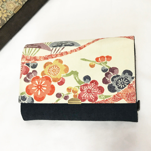 ハンドメイド　しあわせを運ぶにゃーと天使のおくすり手帳ケース ハンドメイド 3ポケット 通帳ケース お薬手帳ケース