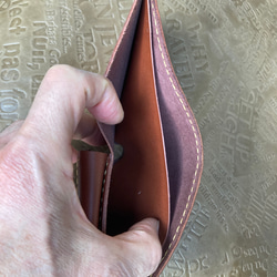 牛革　ブラウン　型押し　二つ折り財布(コインケース右) 5枚目の画像