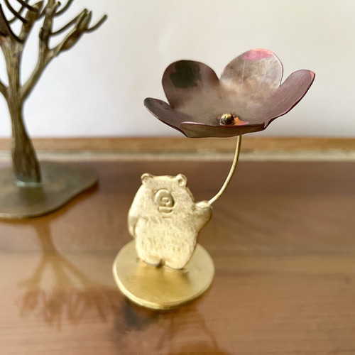 受注制作「大きなお花を持ったクマ」真鍮オブジェ 立体・オブジェ 藤田
