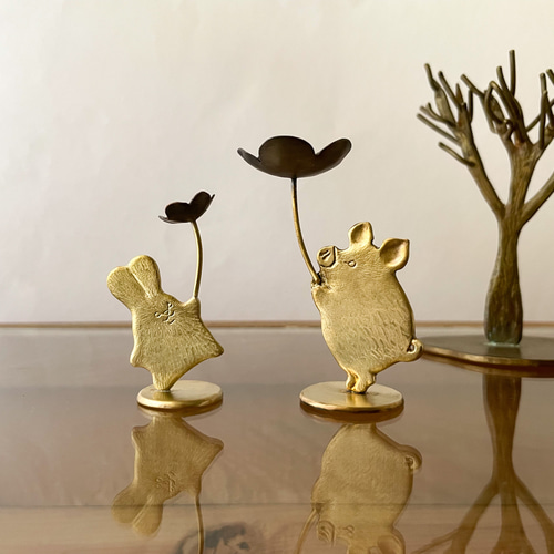 受注制作「大きなお花とこぶた」小さな真鍮オブジェ 立体・オブジェ