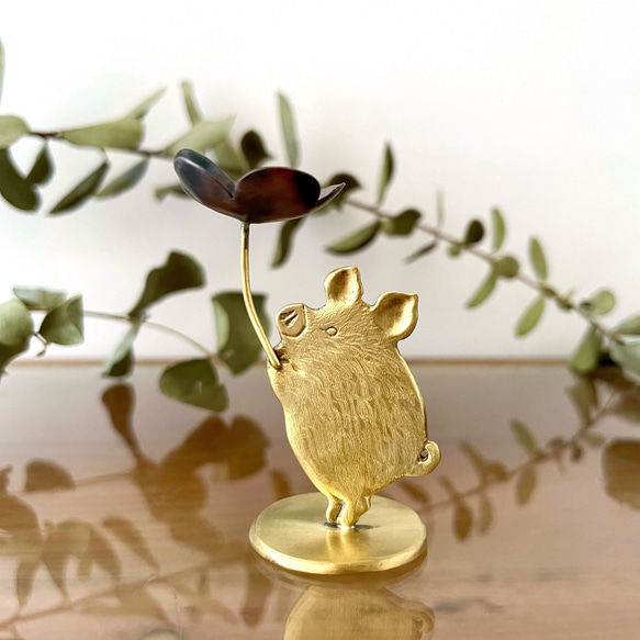 受注制作「大きなお花とこぶた」小さな真鍮オブジェ 立体・オブジェ