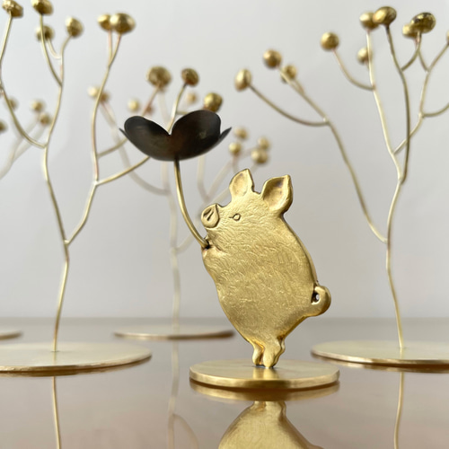 受注制作「大きなお花とこぶた」小さな真鍮オブジェ 立体・オブジェ