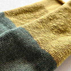 足袋型の草木染め靴下　SATOYAMA  socks. 25-27cmコブナクサ染め　yellow green 4枚目の画像