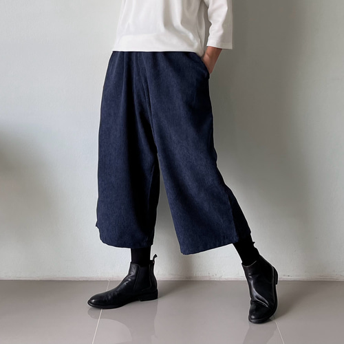 ニューカラー】ほっこりする紺色コーデュロイの秋冬ワイドパンツ