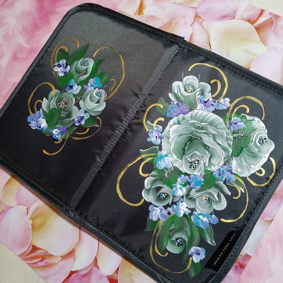 お薬手帳ケース　トールペイント　手書き　ハンドメイド　グリーンローズ　アクリル絵の具　耐水性　緑色　薔薇　ローズ 13枚目の画像