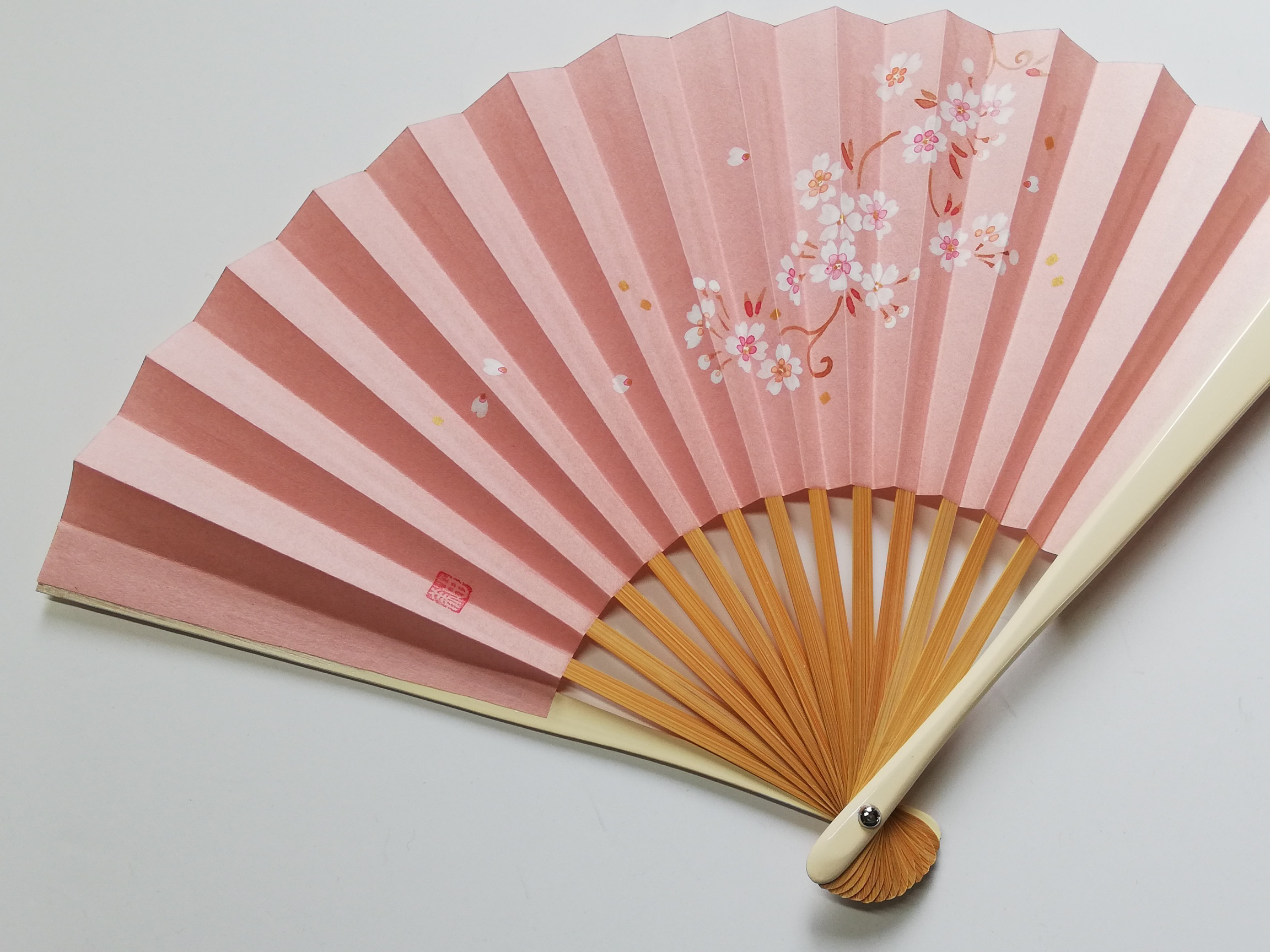 趣 -omomuki- <桜唐草>　京扇子