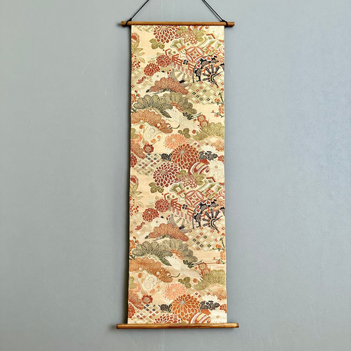 帯のタペストリー アンティークに咲く花々 着物リメイク インテリア