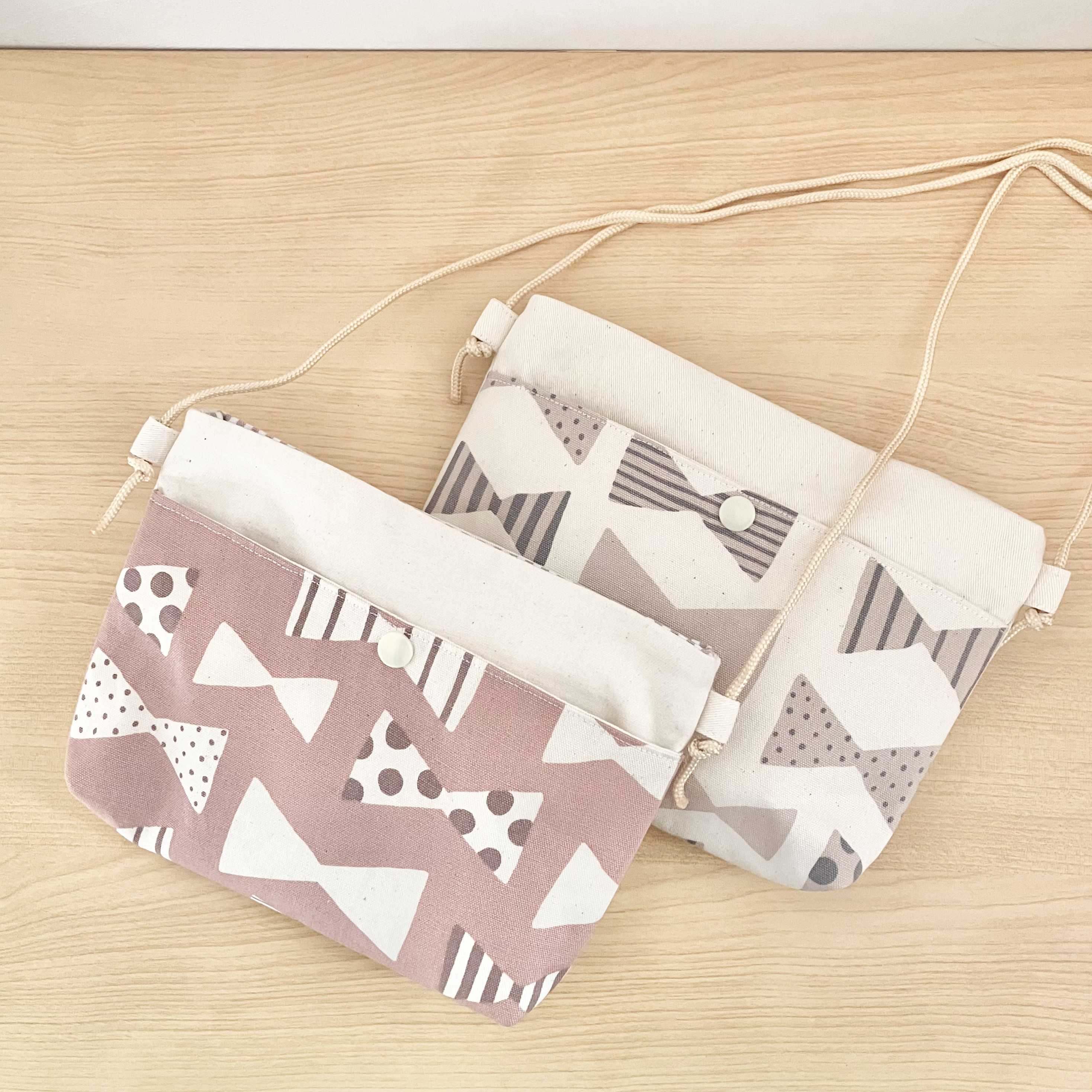 キッズ　ポシェット　ナチュラル　ハンドメイド　サコッシュ