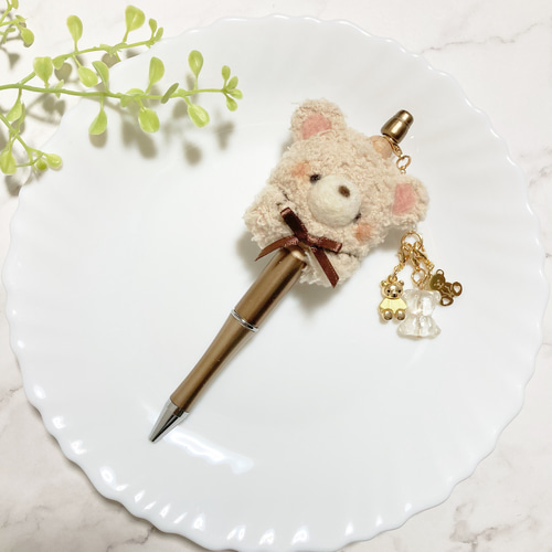 くま好きさんのための 存在感たっぷり 羊毛フェルト ふわふわ