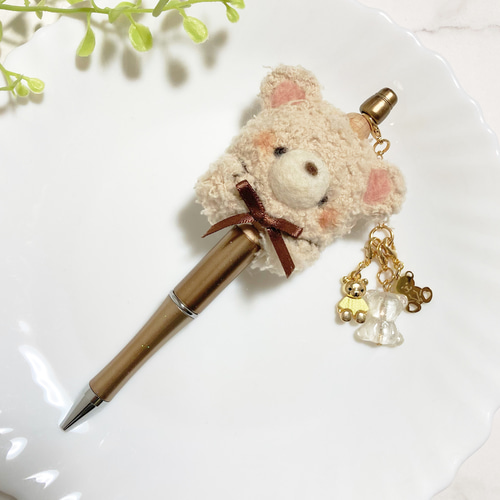 くま好きさんのための 存在感たっぷり 羊毛フェルト ふわふわ