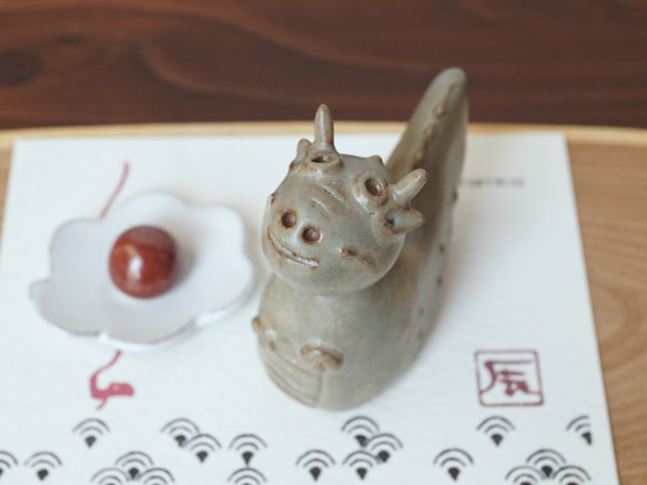 夢をつかむ龍　置物 / 陶器　干支・辰・たつ /Creema限定 2枚目の画像