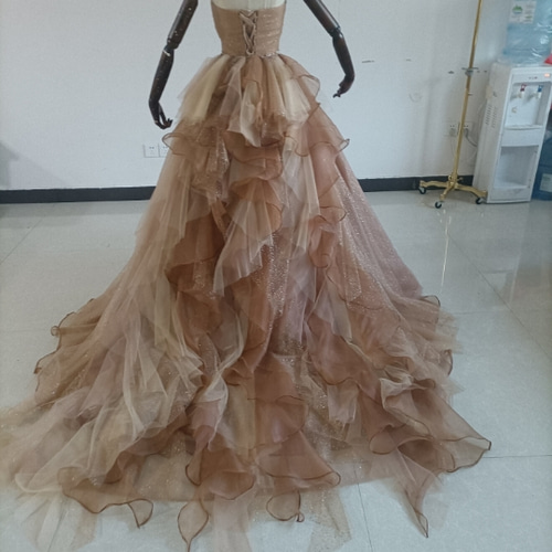 美品！シャンパン色 ドレス ベアトップ 柔らかく重ねたチュール  