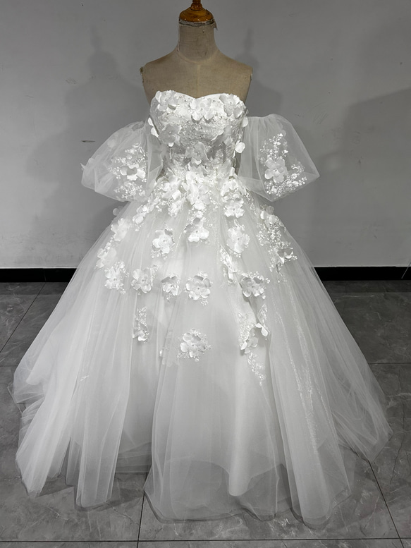 美容產品！米白色婚紗裸上衣 3D 3D 蕾絲刺繡花卉圖案婚禮/招待會 第1張的照片