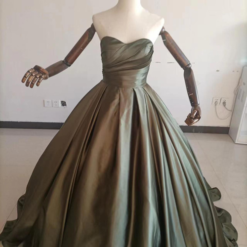 豪華！グリーン カラードレス ベアトップ なバックリボン 取り外し可能  