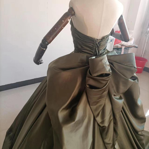 豪華！グリーン カラードレス ベアトップ なバックリボン 取り外し可能  